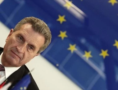 Ευρωπαίος επίτροπος: «Πρέπει να δείξουμε αλληλεγγύη στους νοτιοευρωπαίους για το μεταναστευτικό»